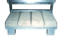 Utomhusskylt med betongfot